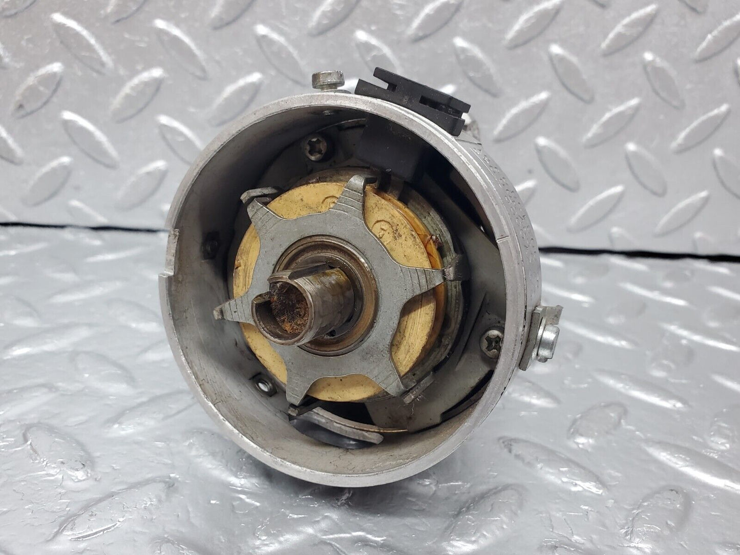 45385 Mercedes-Benz 280E M110.983 Ignition Distributor Bosch 0031580901 0237306045