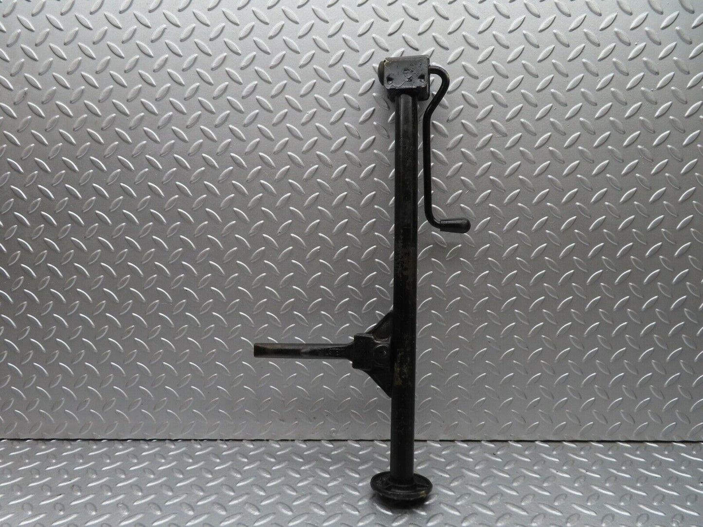 18073 Mercedes-Benz W123 200 Car Jack Bilstein