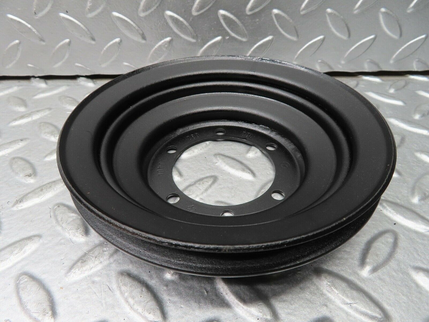 21284 Mercedes-Benz W123 230E Crankshaft Pulley 1020320404