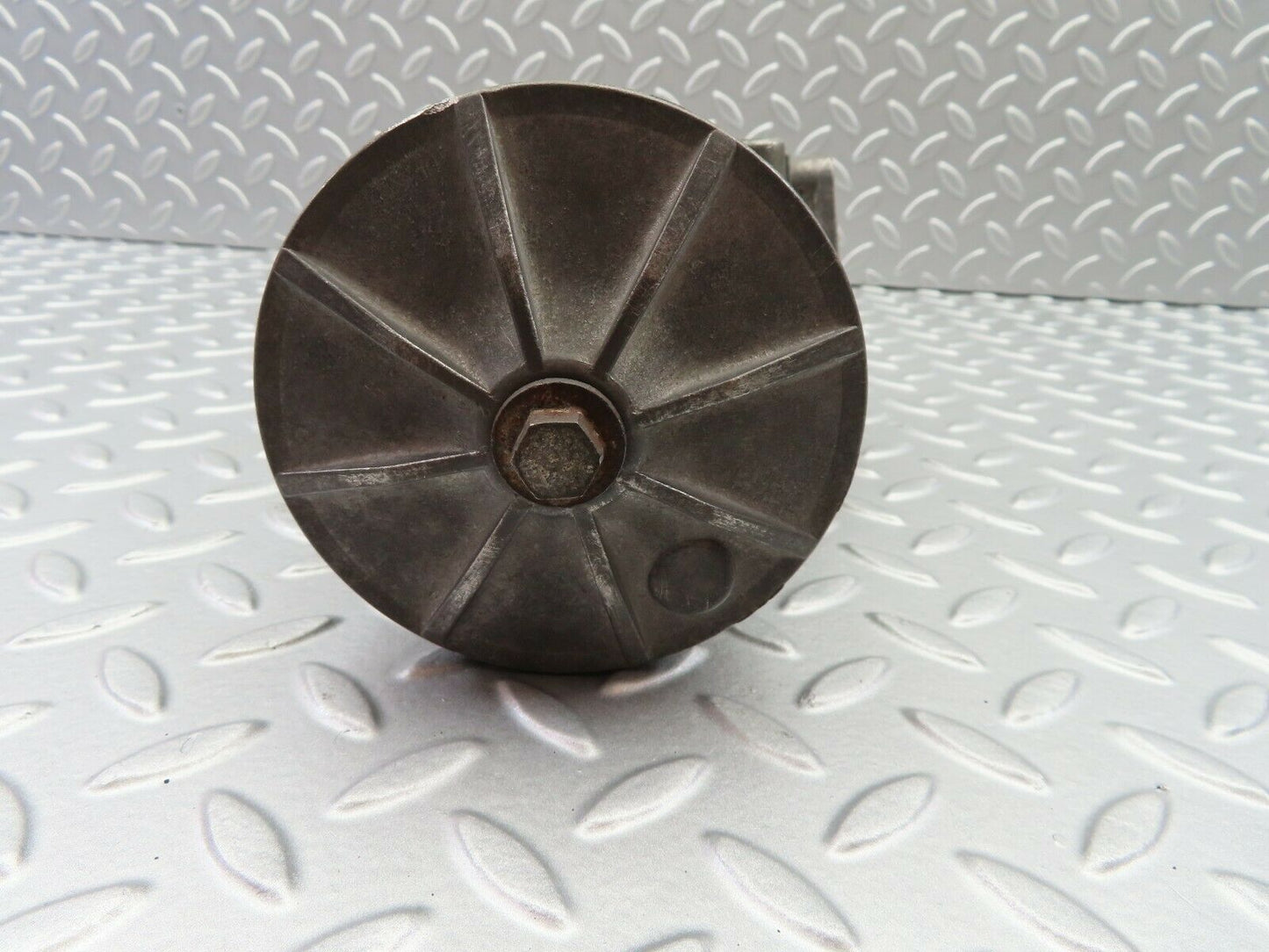 6413 Mercedes-Benz W126 380SE Oil Filter Housing 1171802211