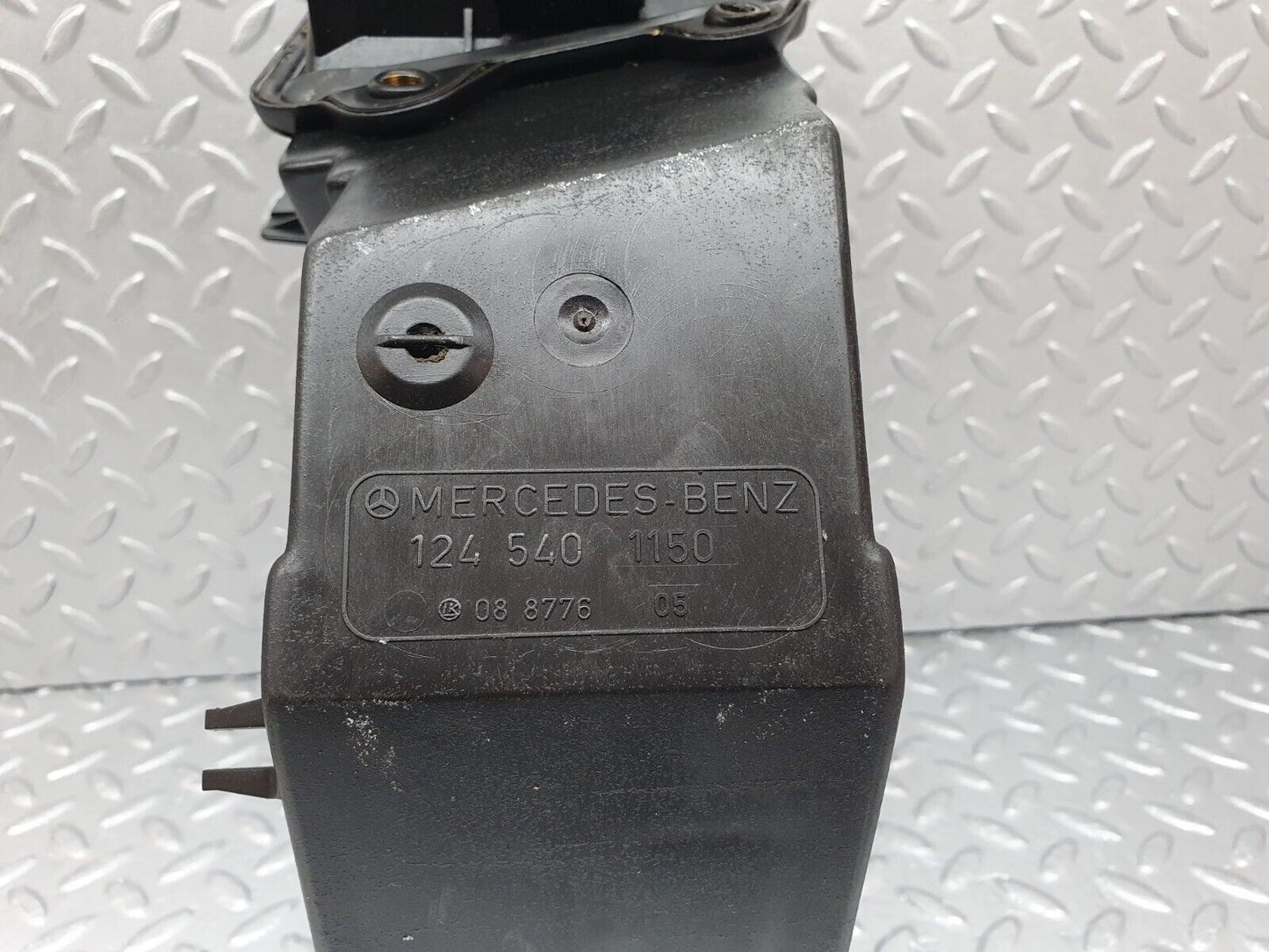 41580 Mercedes-Benz W124 200E Fuse Box 1245401150 1245400182 1245400282