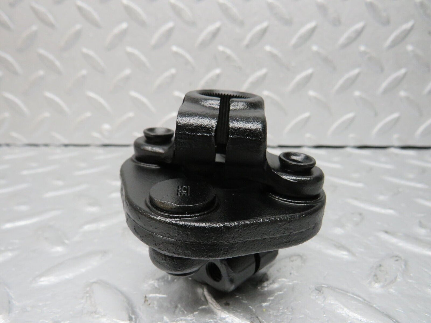 38065 Mercedes-Benz A124 320E Cabriolet Steering Column Lower Shaft 1264620146