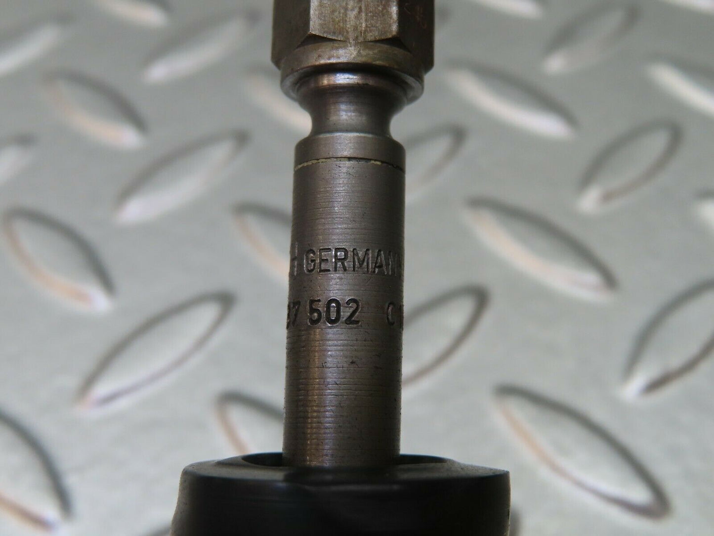 4423 Mercedes-Benz W123 230E Fuel Injector Bosch 0437502010