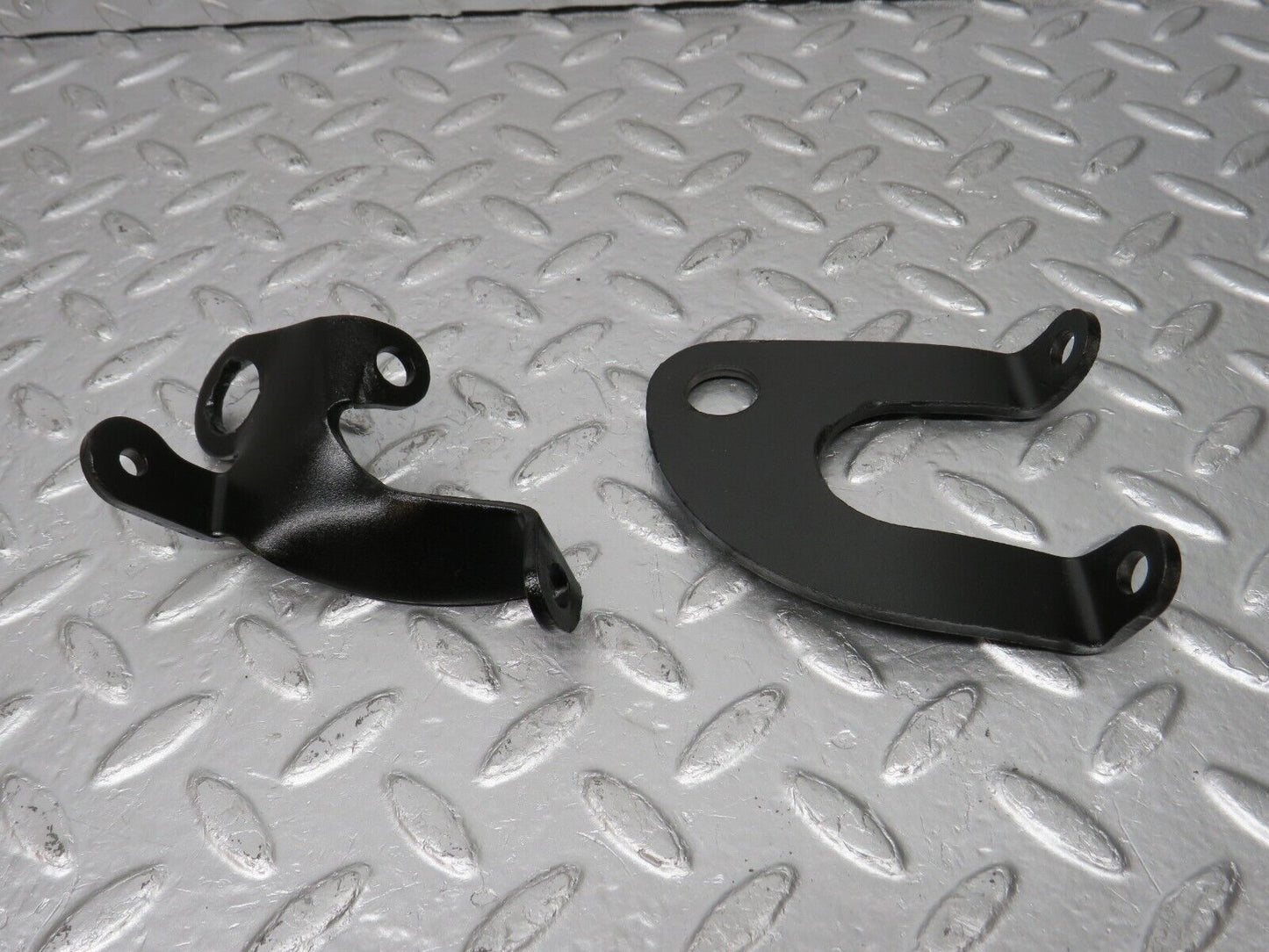 33063 Mercedes-Benz C107 R107 350 V8 Engine Lifting Eyes Hooks