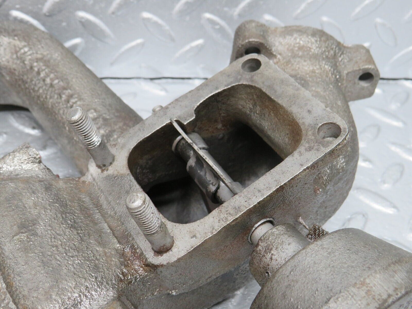 40425 Mercedes-Benz W110 230 Exhaust Manifold 1081420102 1801430207