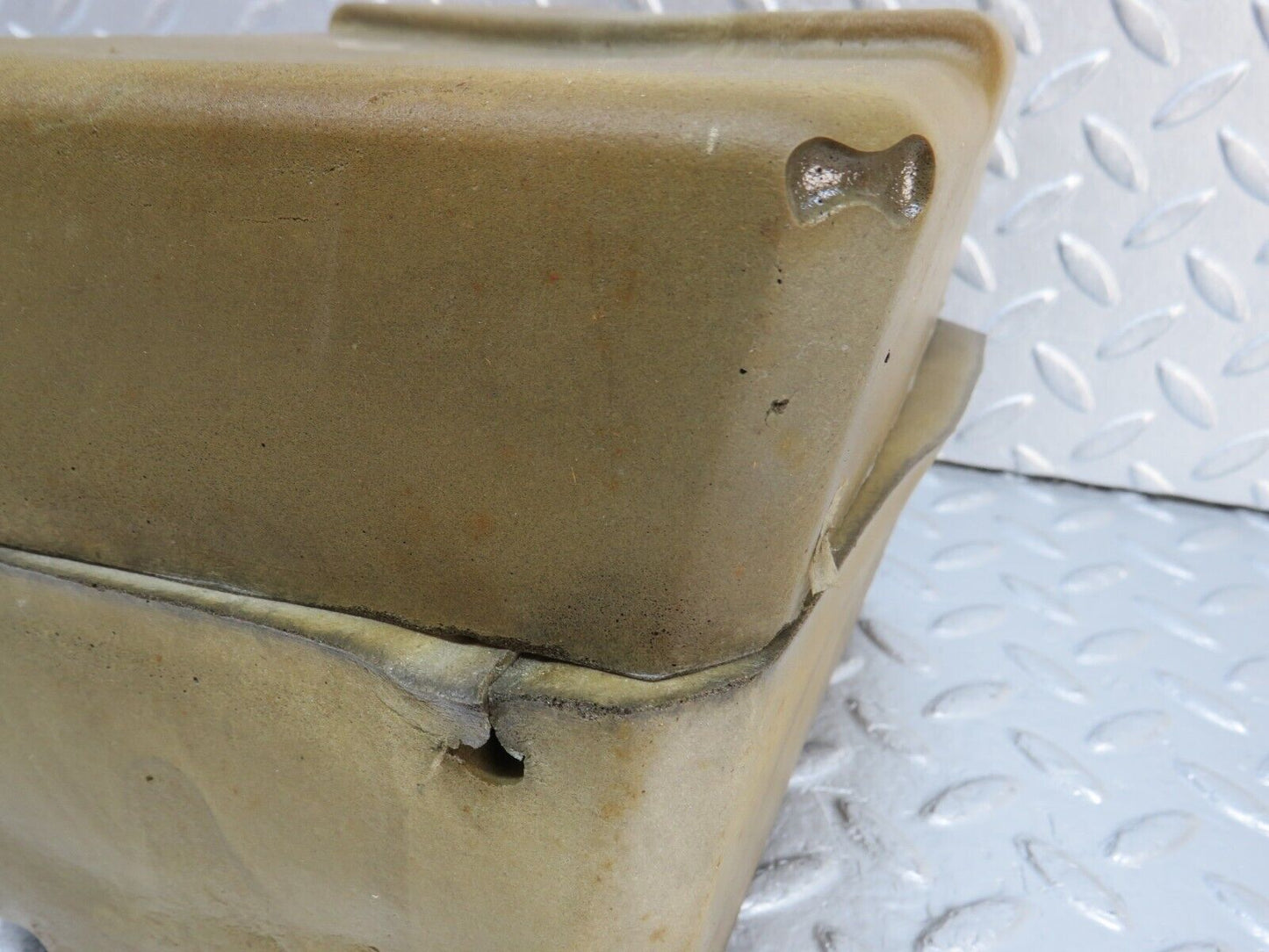 33798 Mercedes-Benz W201 190E Central Locking Pump Sponge Cover 2018000135
