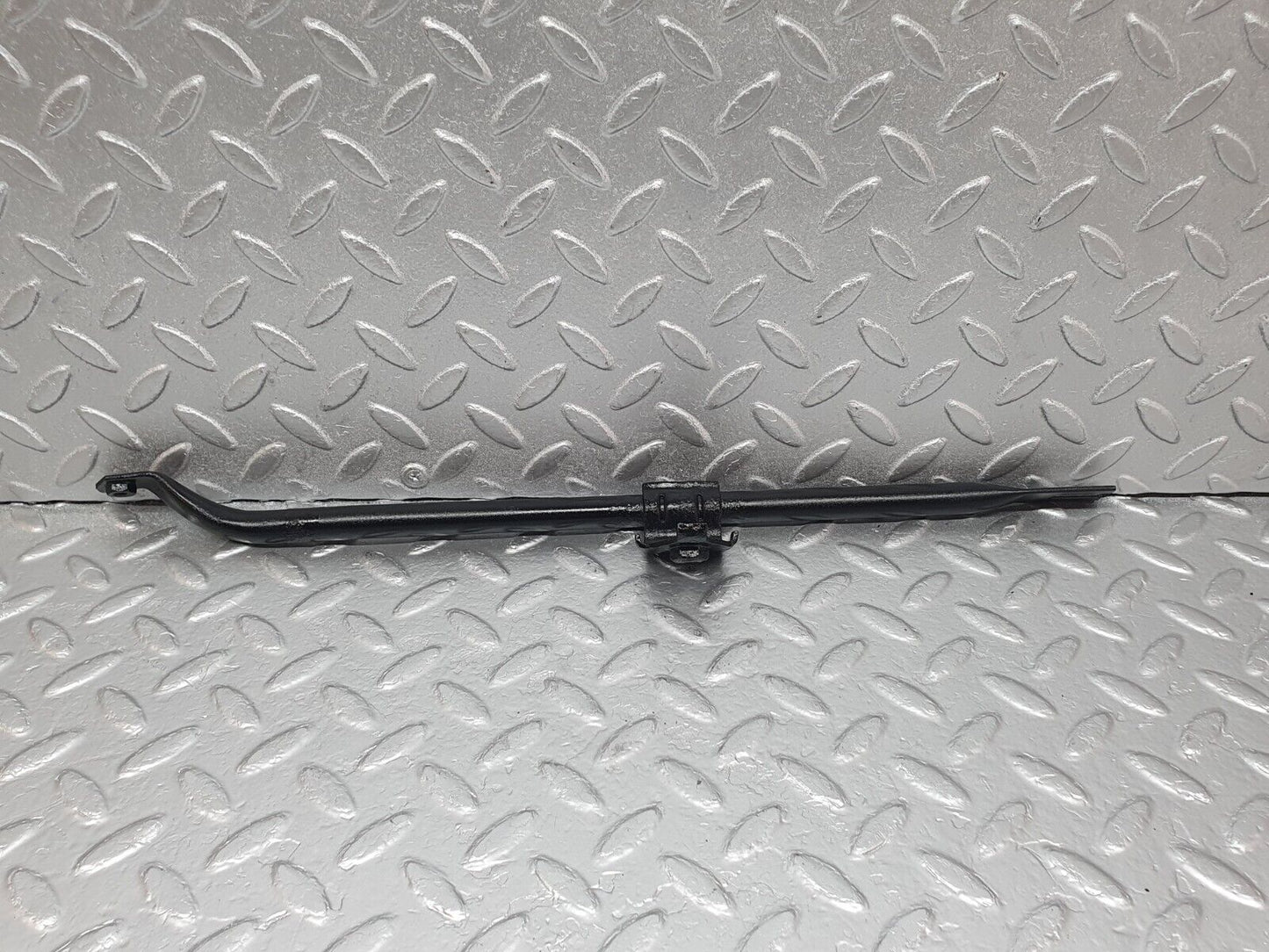 43579 Mercedes-Benz C126 380SEC Coupe Horn Bracket