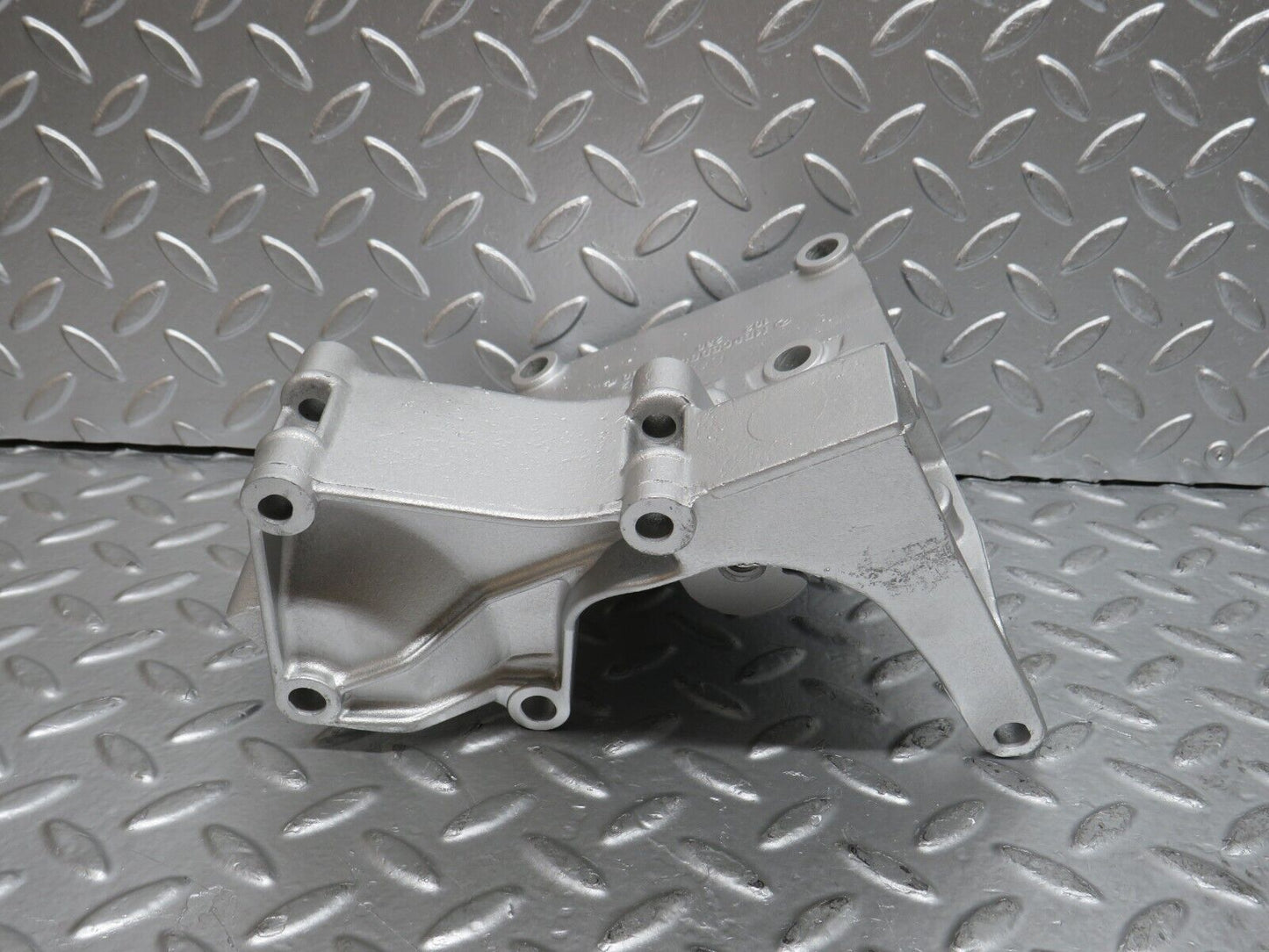 29419 Mercedes-Benz W124 230E Power Steering Pump Bracket 1022361030