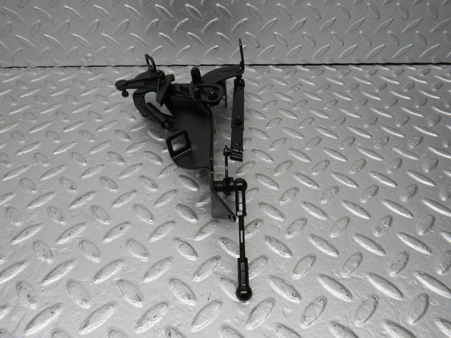 39576 Mercedes-Benz R129 320SL Coupe Throttle Linkage 1040702321