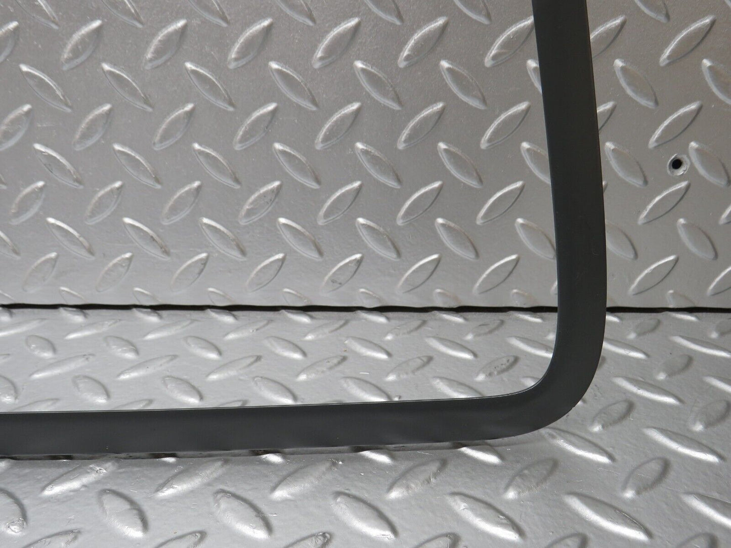 32313 Mercedes-Benz S124 300TE Wagon Tailgate Windscreen Frame