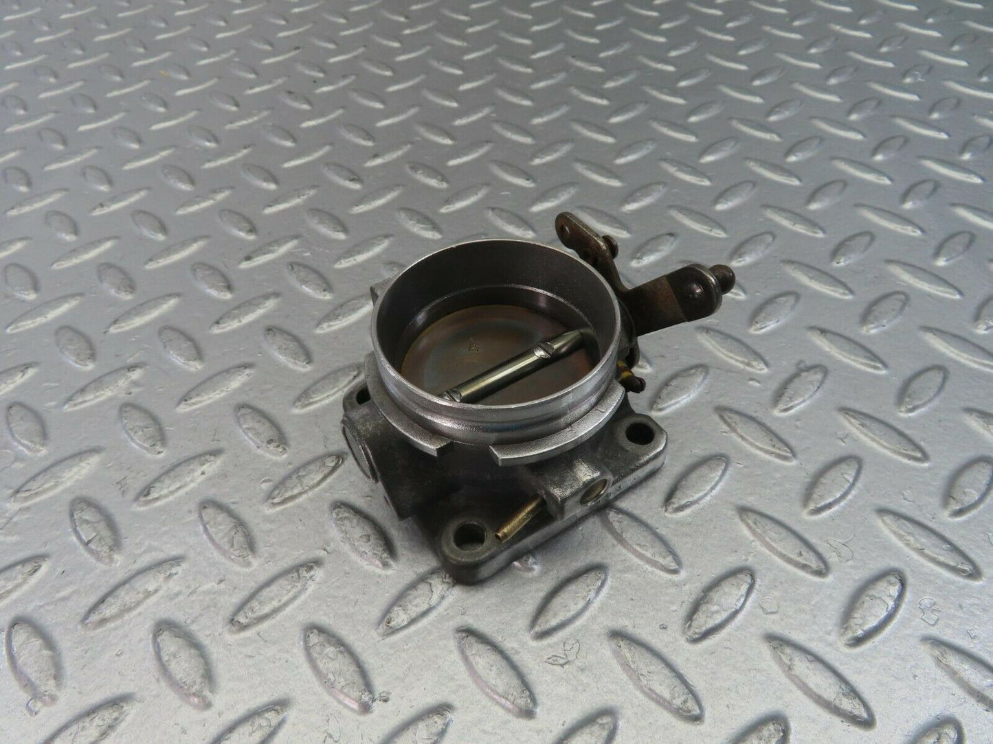 10796 Mercedes-Benz W123 230E Throttle Body