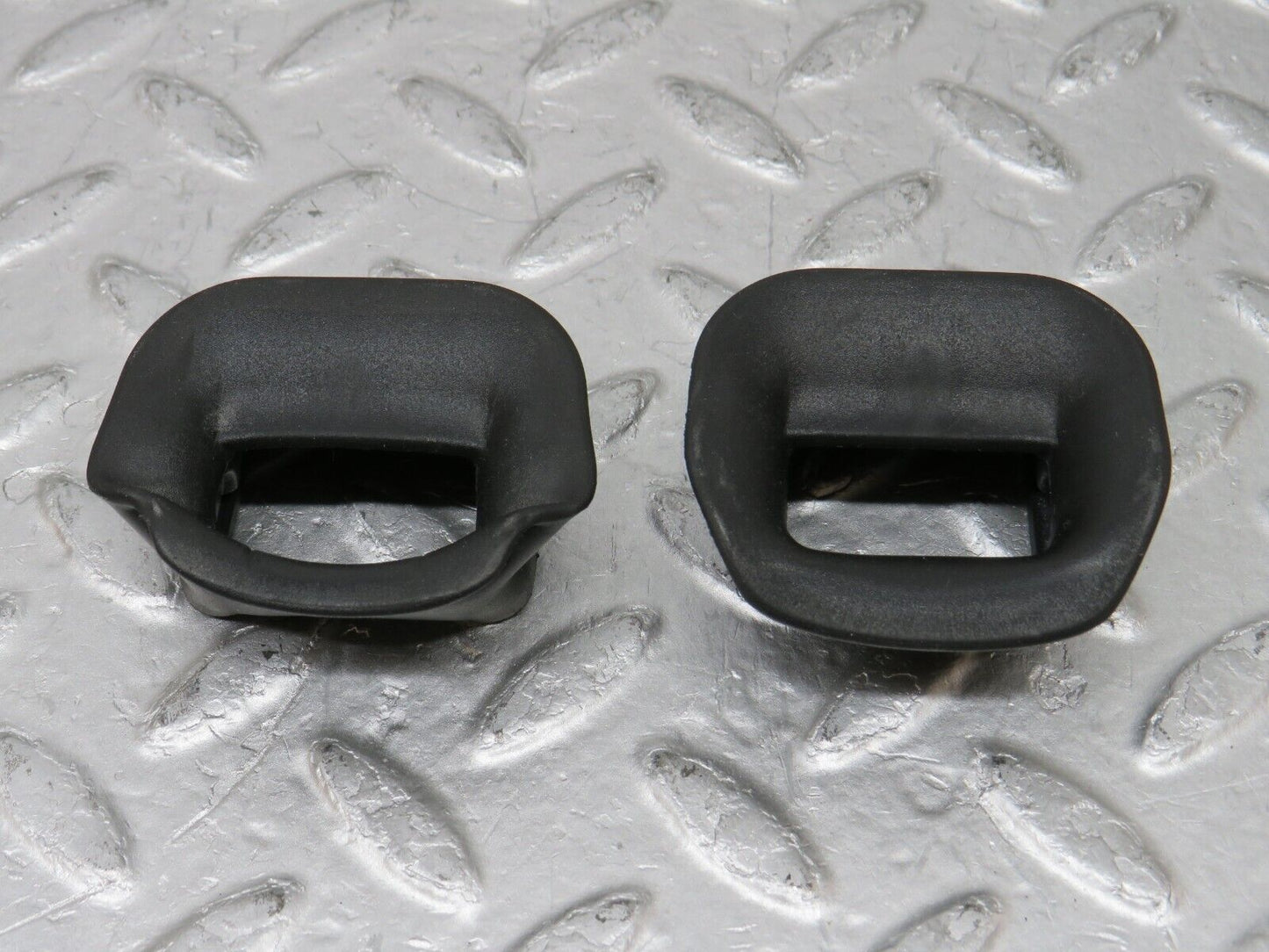 34742 Mercedes-Benz W210 320E Front Door Check Strap Rubber Cover 2027272430