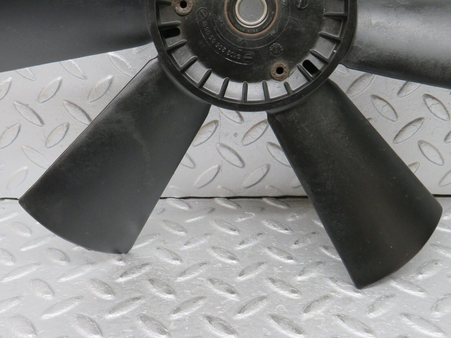 36651 Mercedes-Benz W201 190E 2.0L Engine Cooling Fan 1022050506