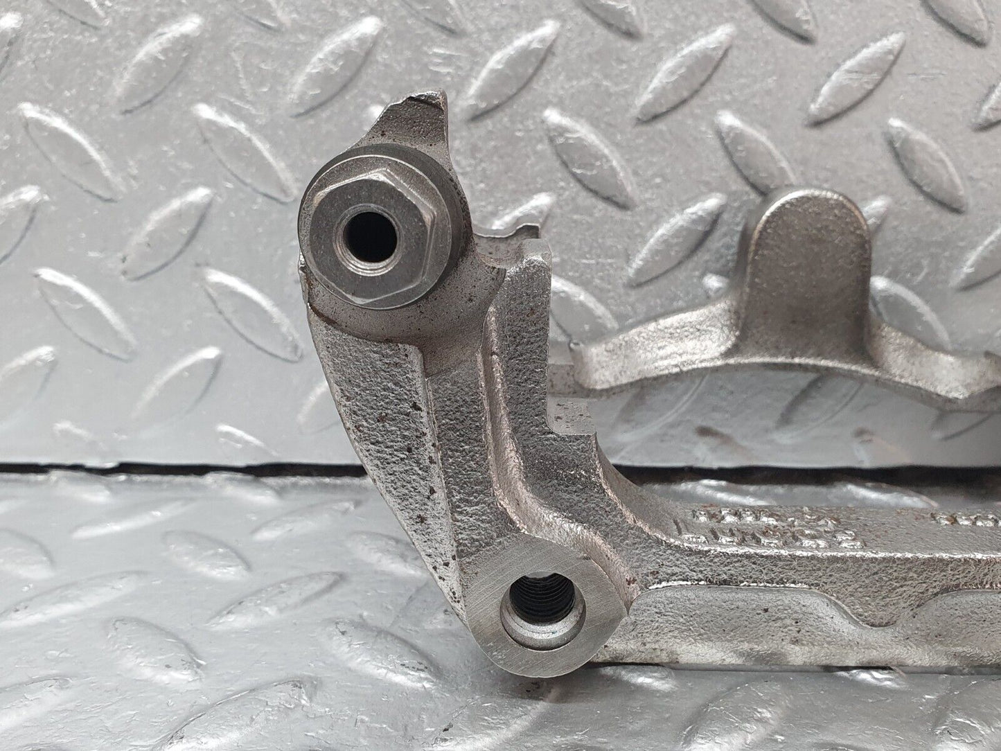 41902 Mercedes-Benz W202 C200 Front Left Brake Caliper Bracket Lucas
