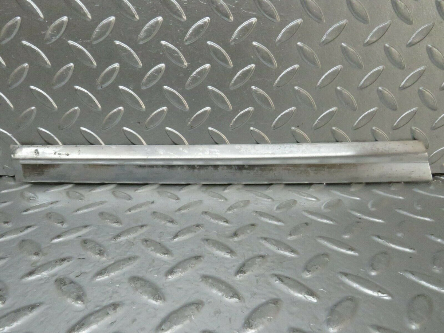 23818 Mercedes-Benz C107 450SLC Coupe Rear Left Window Chrome