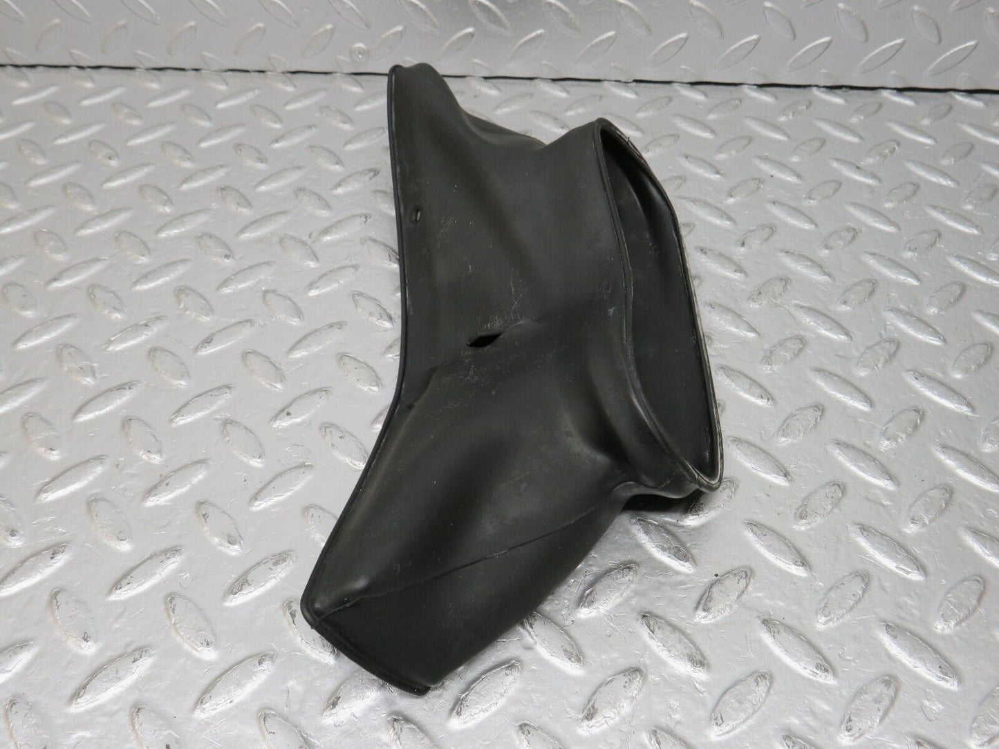 34438 Mercedes-Benz C126 380SEC Coupe Heating Duct Rubber 1268320088