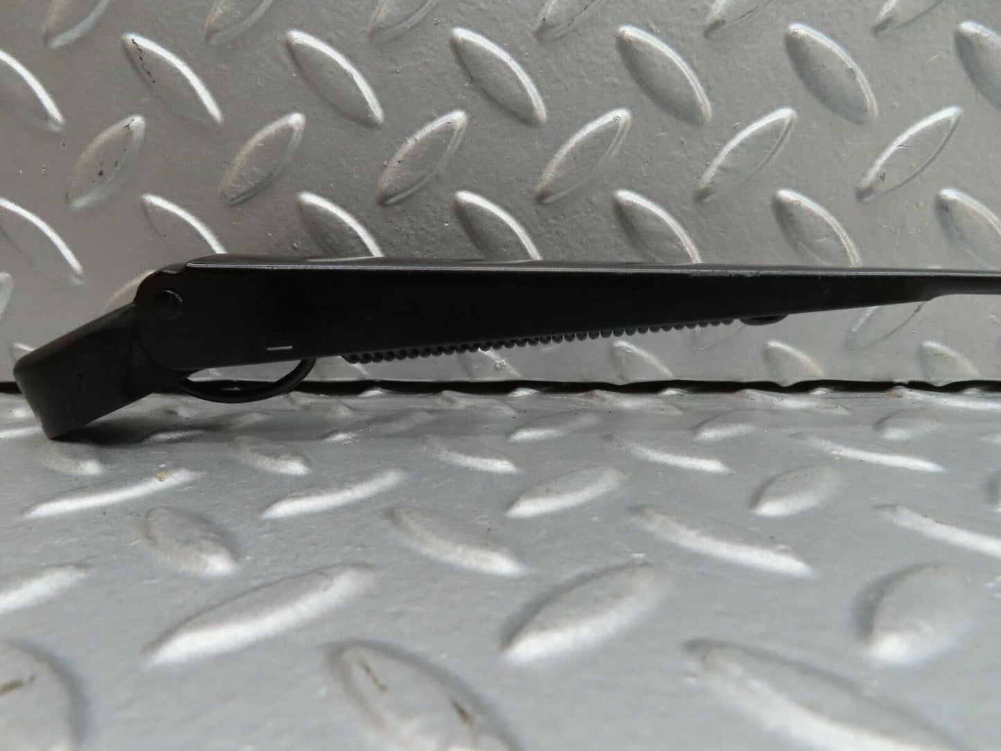 15249 Mercedes-Benz W123 230E Wiper Arm Bosch Left 3399990553