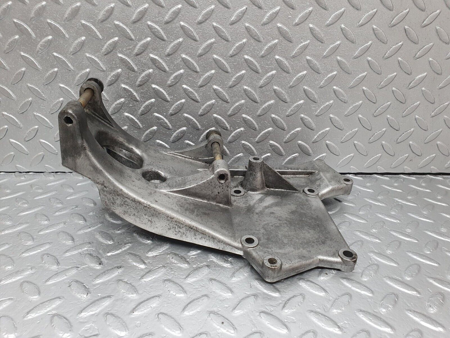 42565 Mercedes-Benz R129 320SL Coupe Alternator Generator Mount Bracket 1041550635
