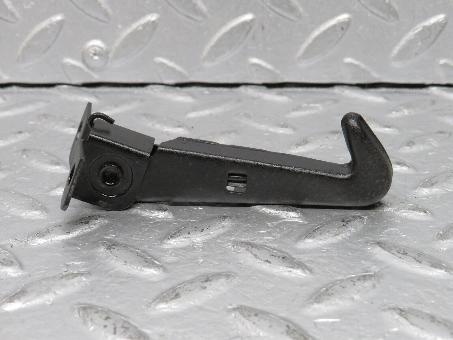 39252 Mercedes-Benz R107 500SL Bonnet Safety Latch