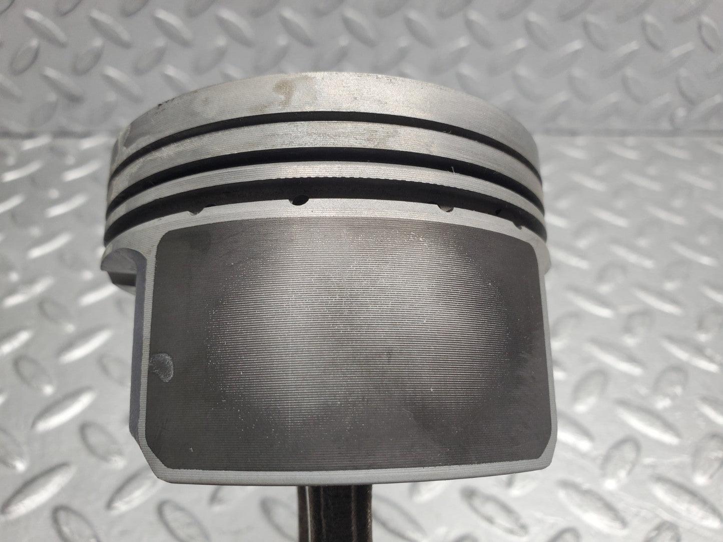 W124 Wagon piston with connecting rod used OEM
