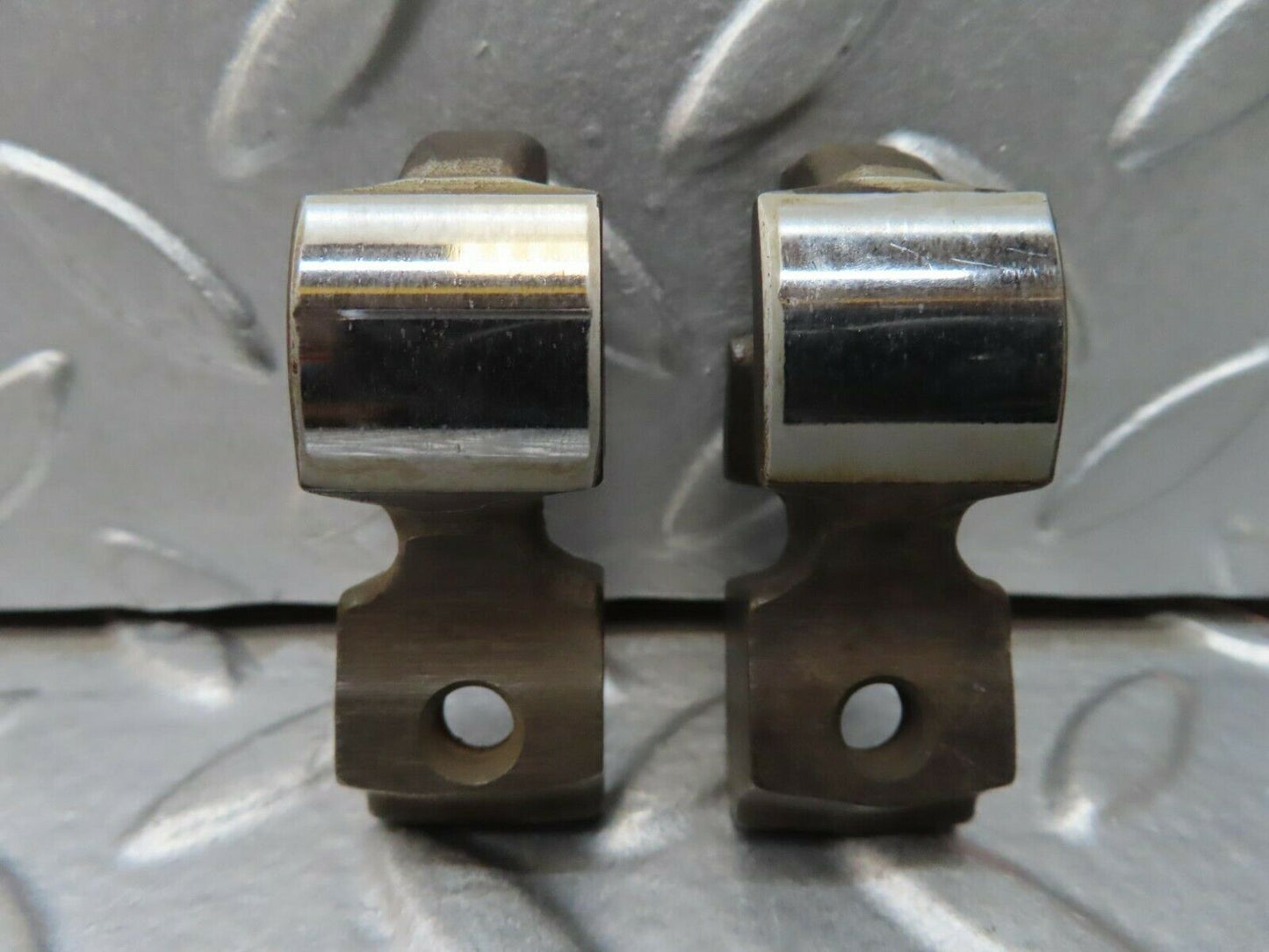 15700 Mercedes-Benz R107 450SL Valve Rocker Arm With Valve Tappet Pair