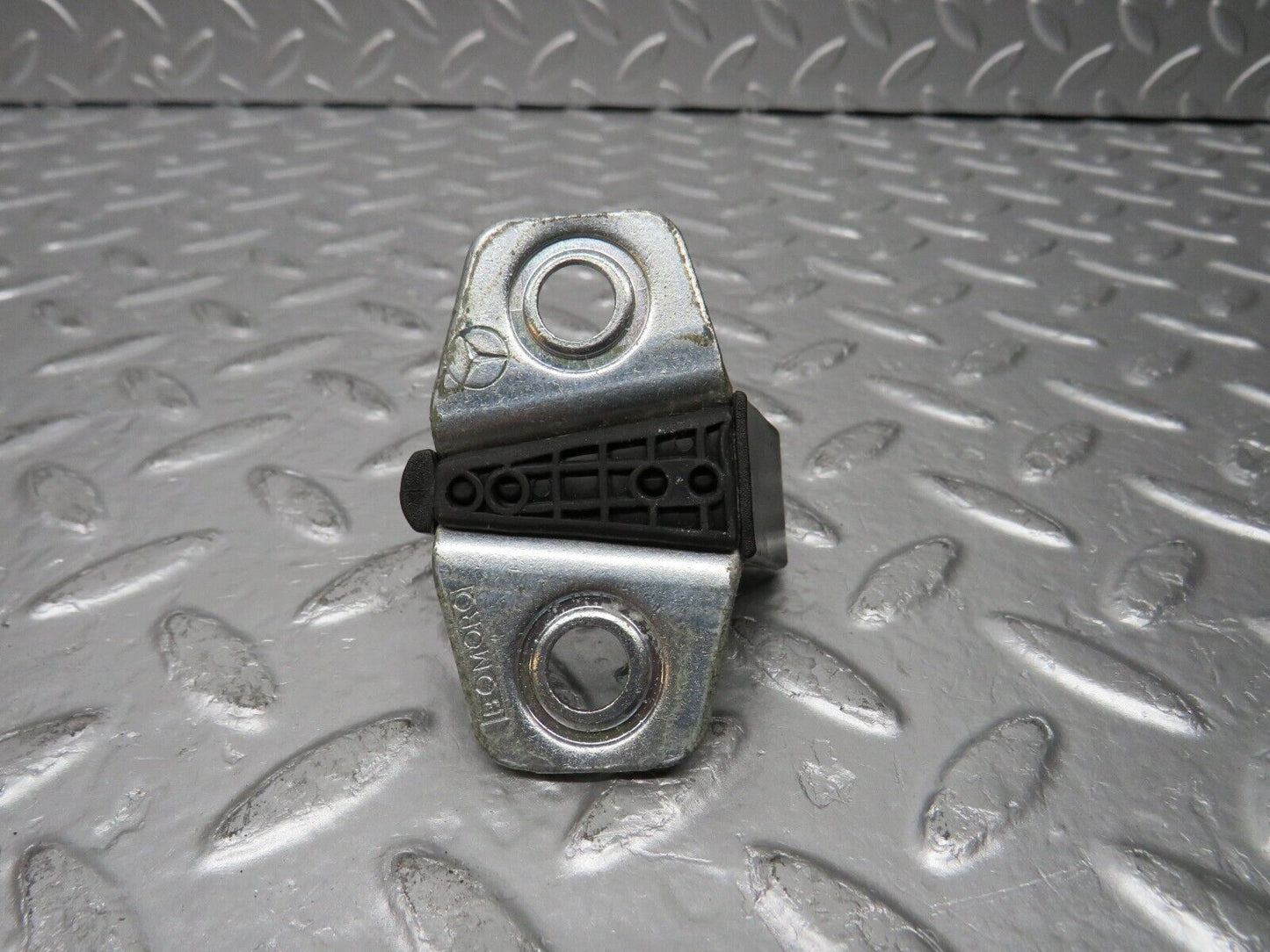 30754 Mercedes-Benz W201 190E 2.0L Door Lock Latch