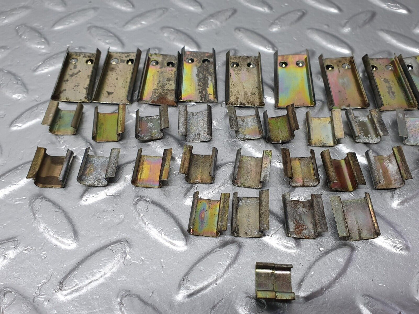 42141 Mercedes-Benz V123 240D LWB Heater Box Blower Housing Clips