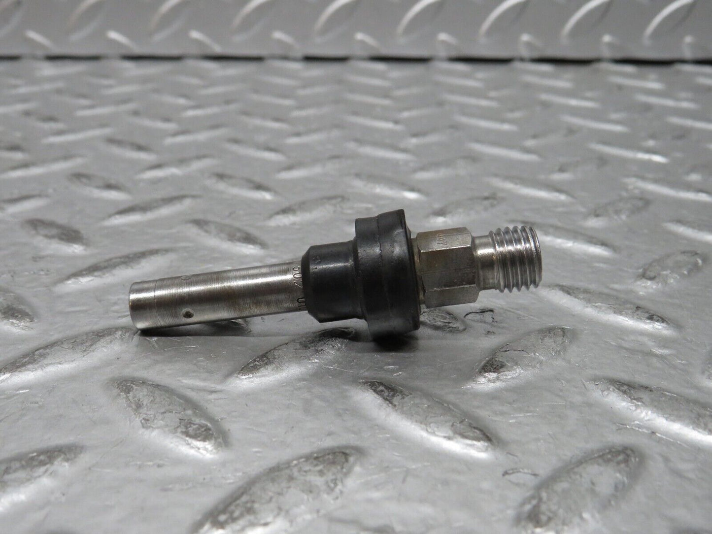 28660 Mercedes-Benz W123 230E Fuel Injector Bosch 0437502010