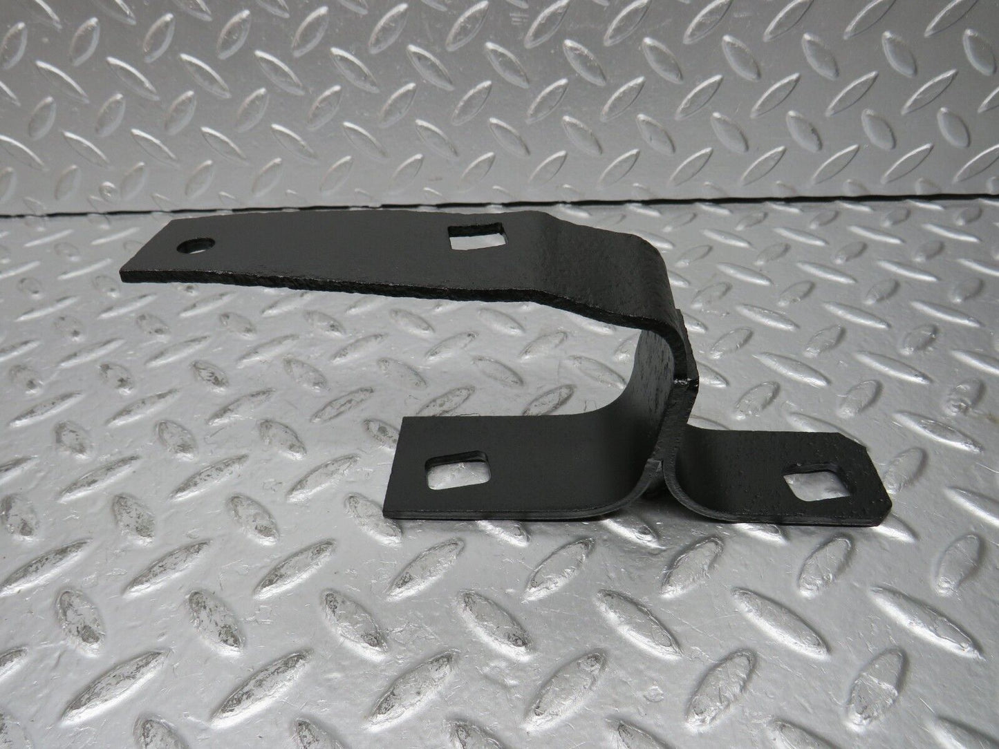 31547 Mercedes-Benz W123 200D Rear Bumper Bracket Pair
