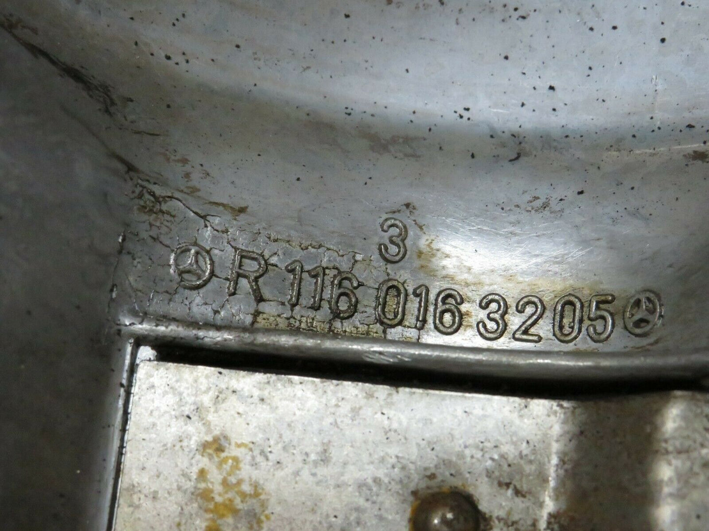 23857 Mercedes-Benz C107 450SLC Cylinder Head Valve Cover Left 1160163205
