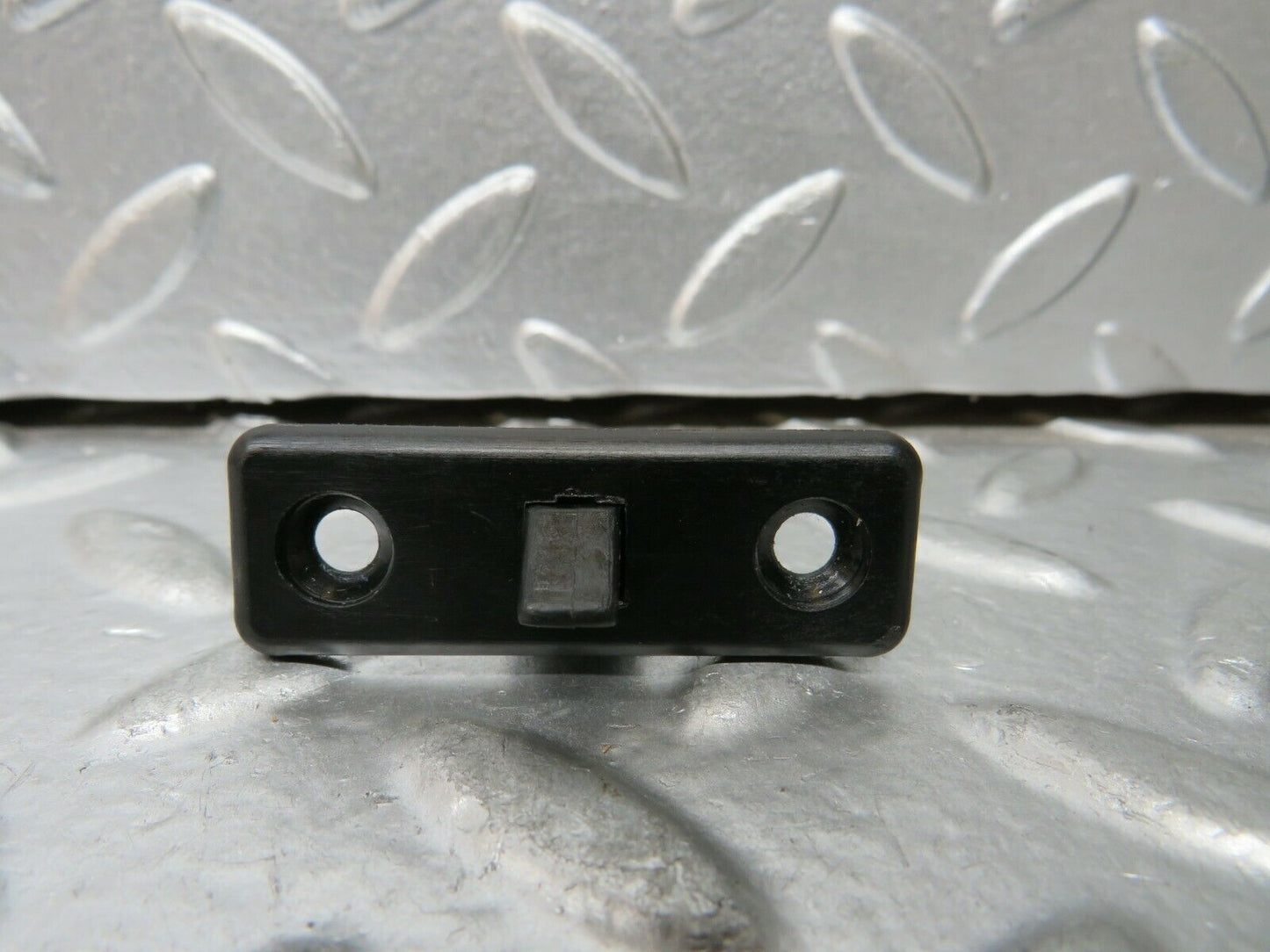 23420 Mercedes-Benz W116 350SE Glove Box Lock 1076890025