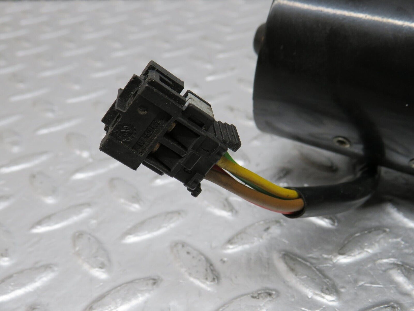 35303 Mercedes-Benz W140 Windscreen Wiper Motor