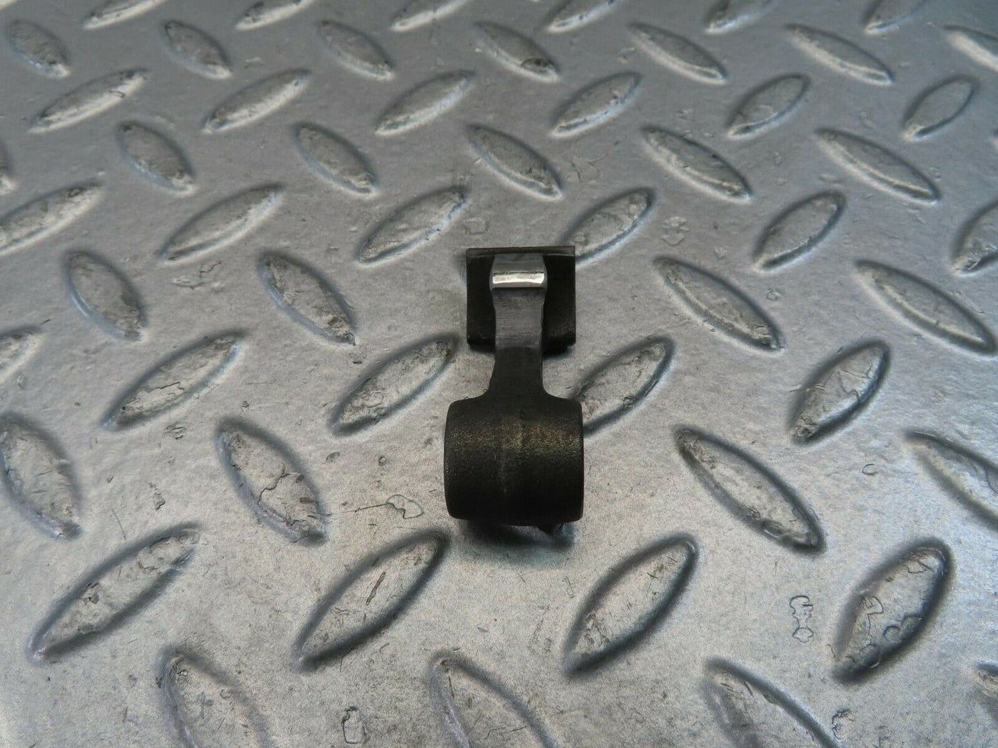 10974 Mercedes-Benz W115 220D Rocker Arm