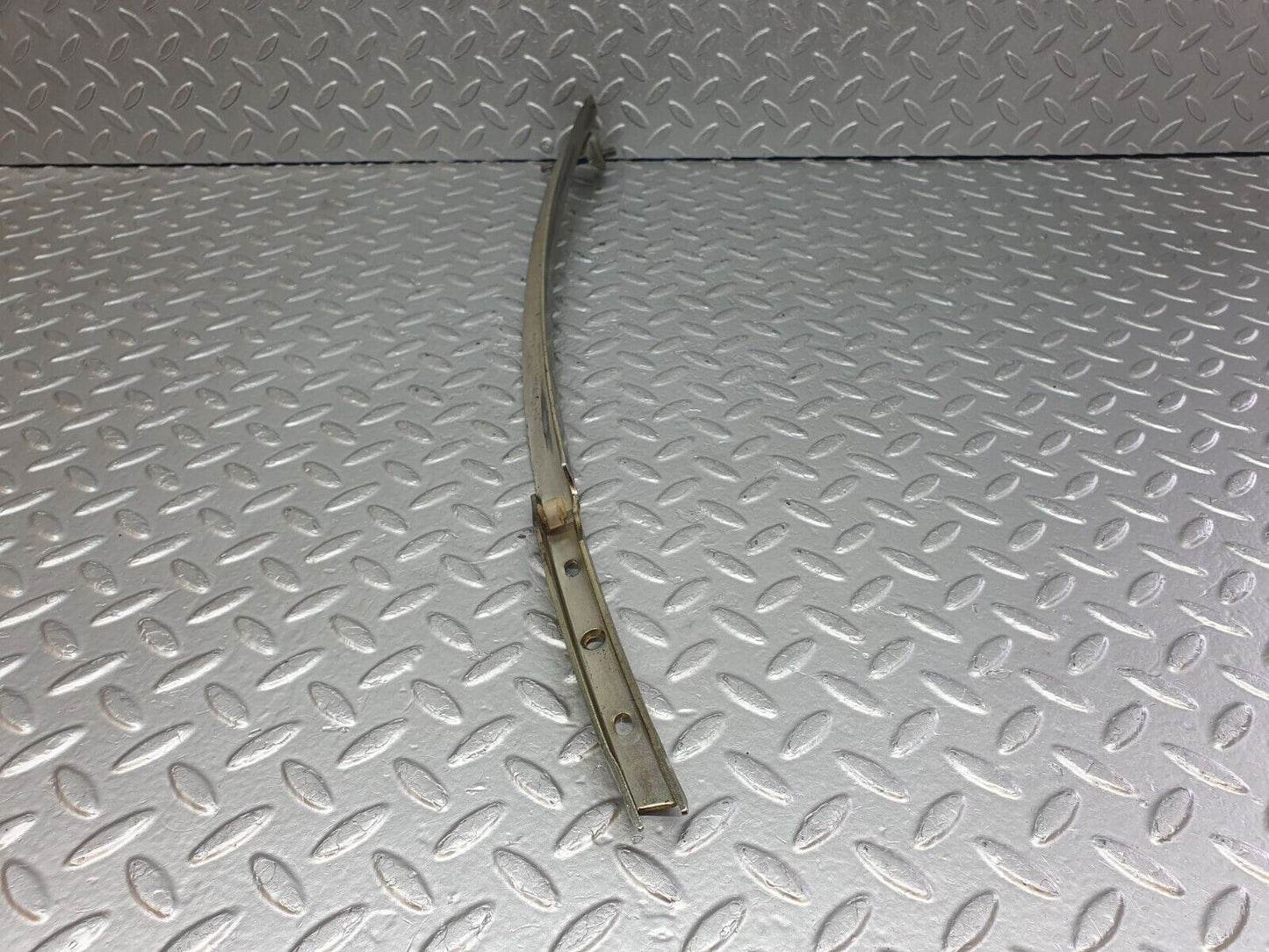42434 Mercedes-Benz R129 320SL Coupe Right Door Front Window Channel