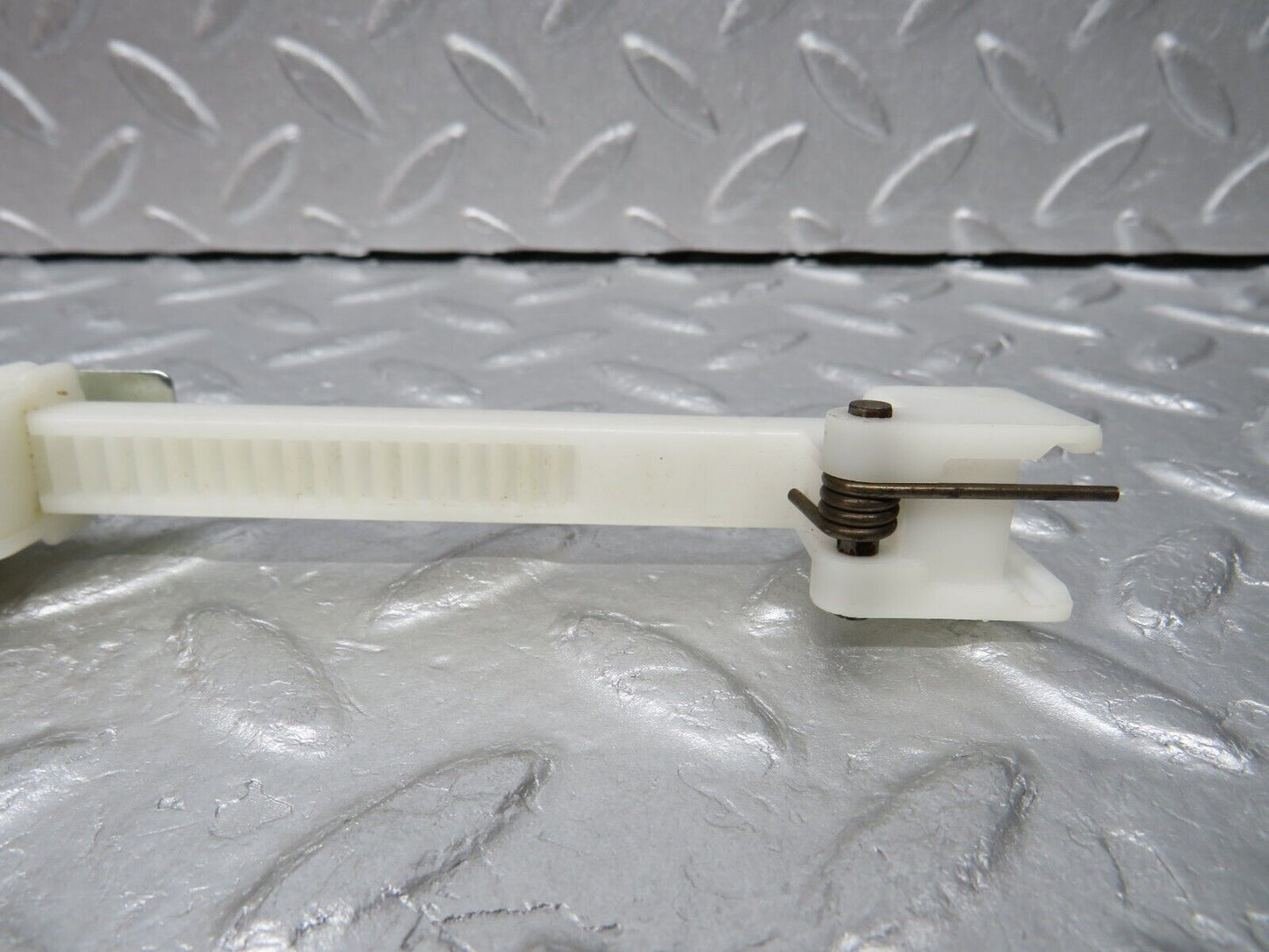 37104 Mercedes-Benz C126 420SEC Coupe Headrest Adjustment Plastic Rail Left