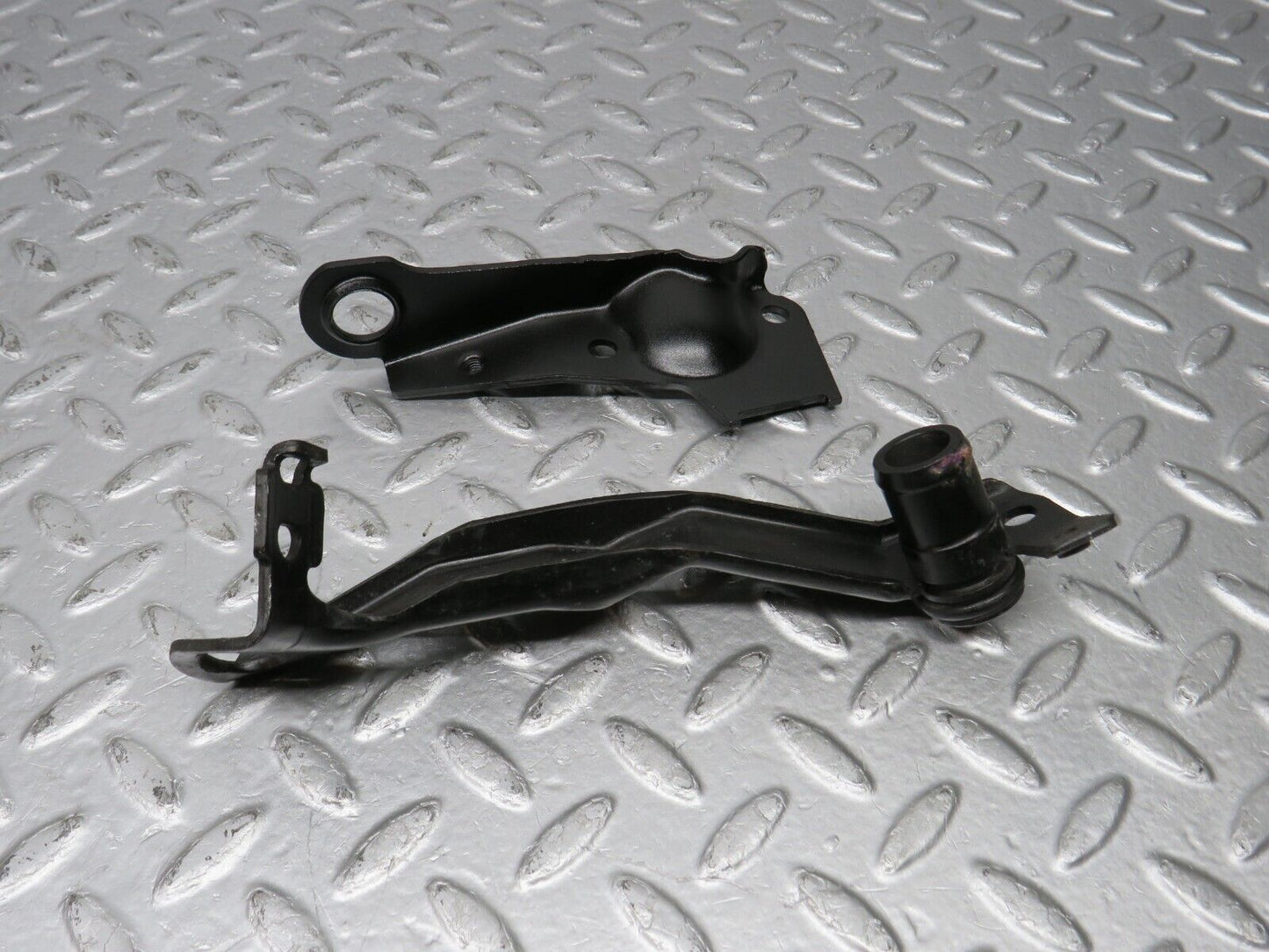 39731 Mercedes-Benz R129 320SL Coupe Engine Lifting Eyes Hooks