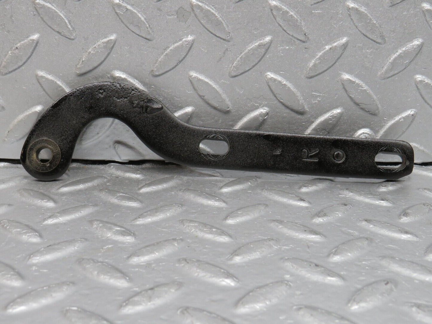 39256 Mercedes-Benz R107 500SL Right Bonnet Hinge Support
