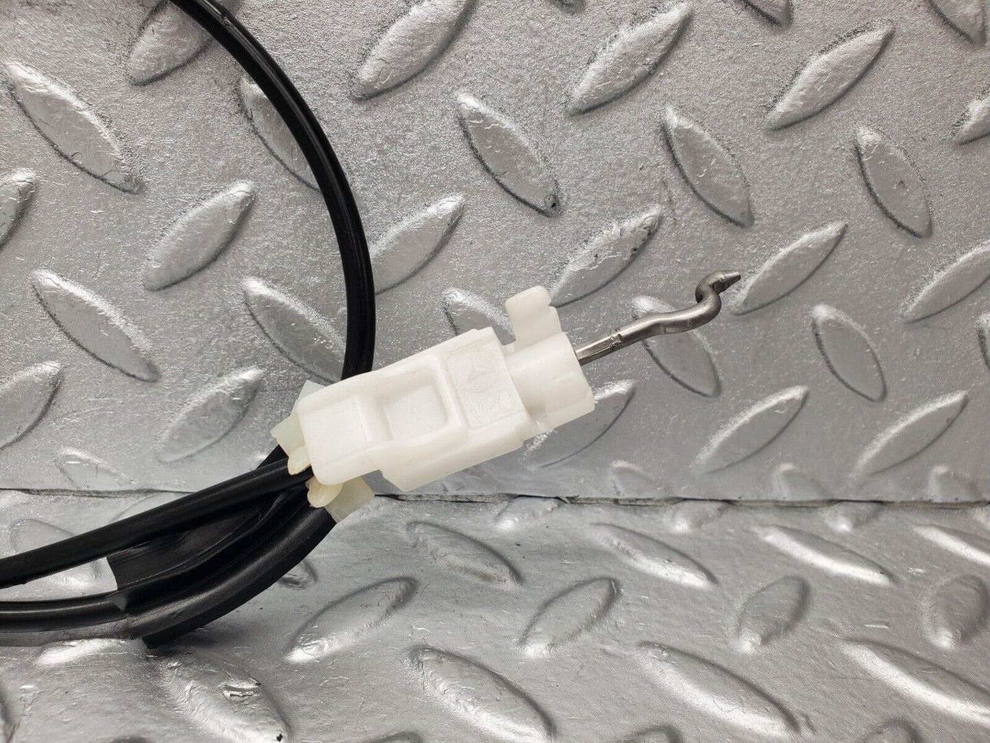 46952 Mercedes-Benz R129 320SL Coupe Door Lock Cable