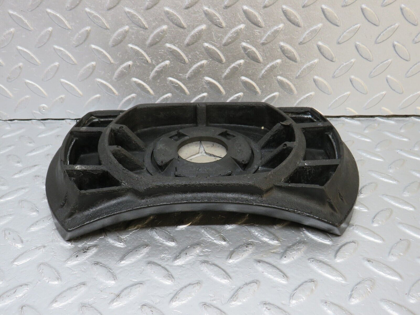 40563 Mercedes-Benz W123 300D Steering Wheel Centre Horn Pad