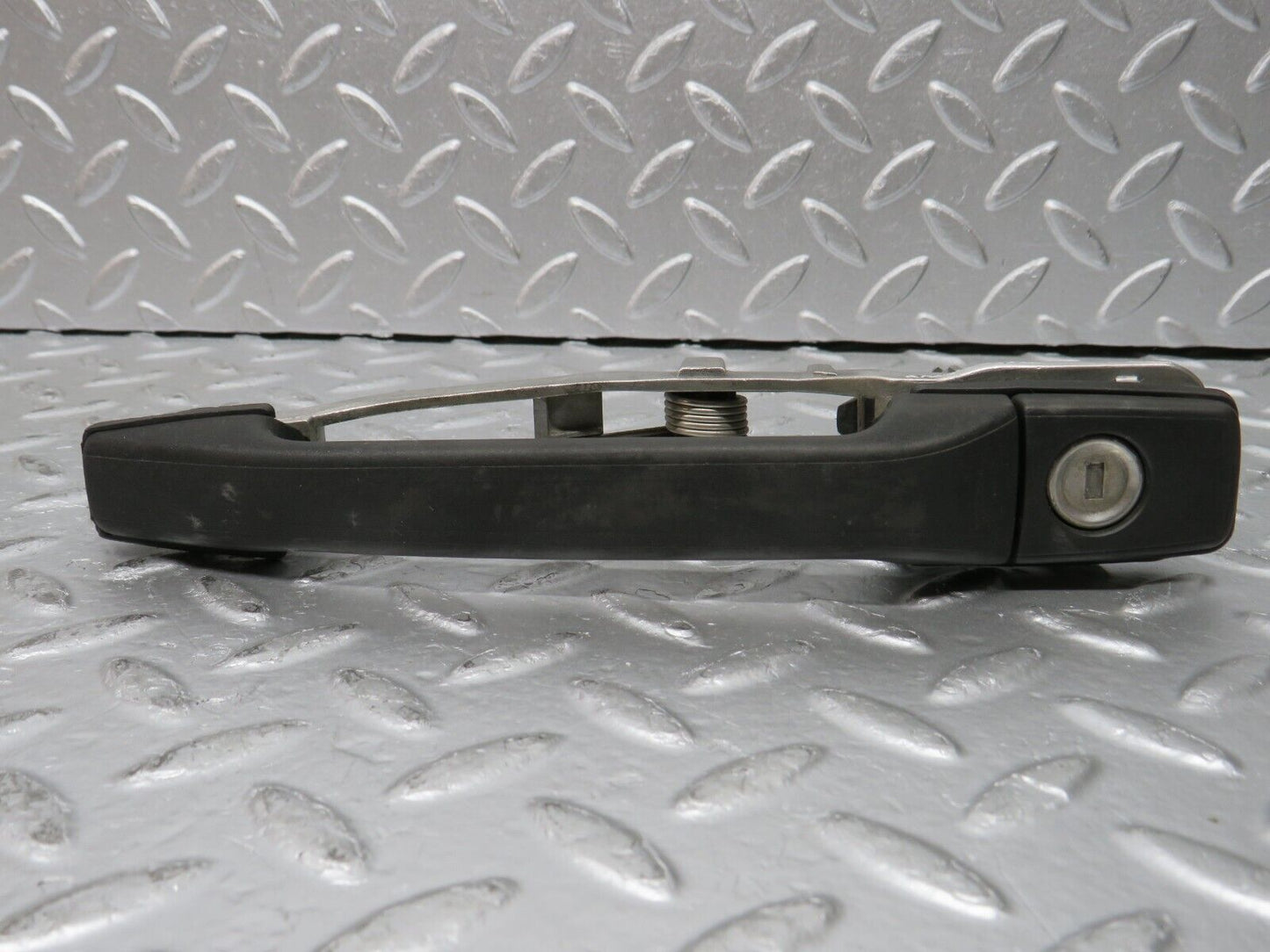 31904 Mercedes-Benz W201 190LE Front Left Exterior Door Handle No Key