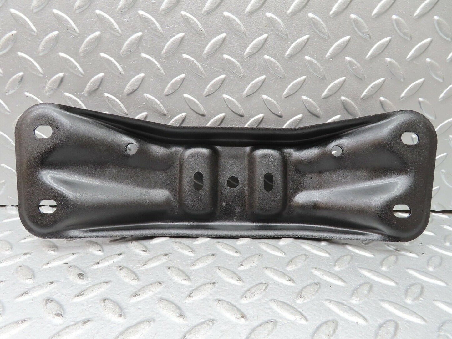 21529 Mercedes-Benz W126 300SE Gearbox Mount Bracket
