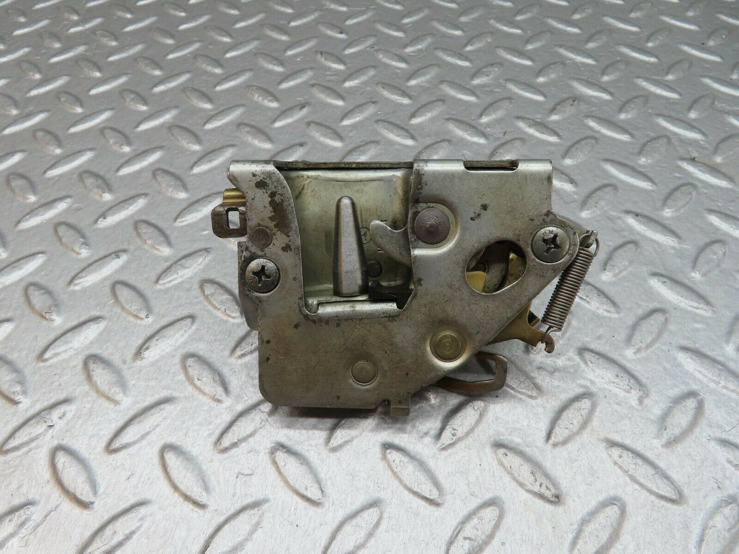 18041 Mercedes-Benz W123 200 Rear Left Door Lock Mechanism