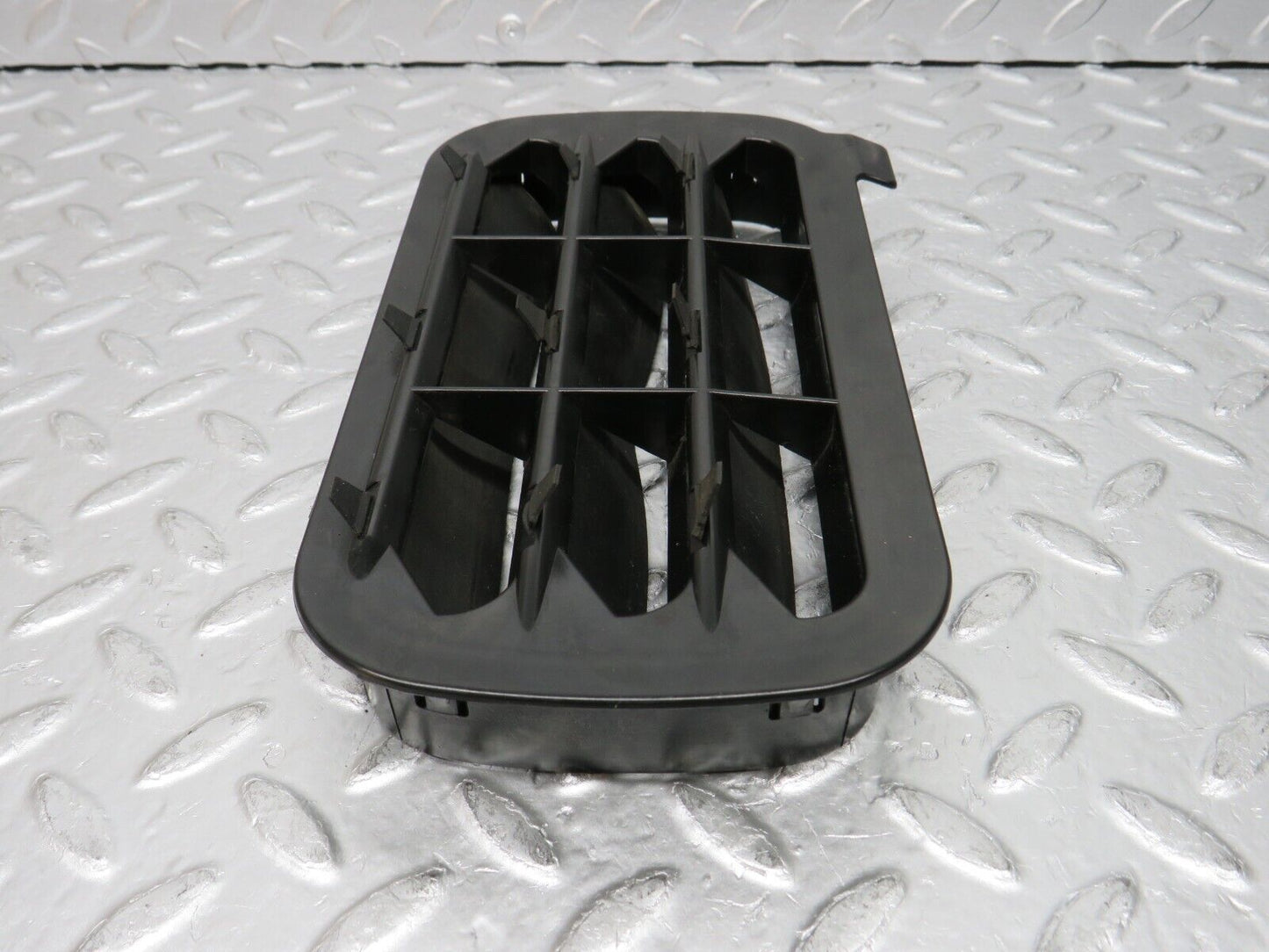 31390 Mercedes-Benz S124 220TE Wagon Air Intake Vent 1248370230 1248370242
