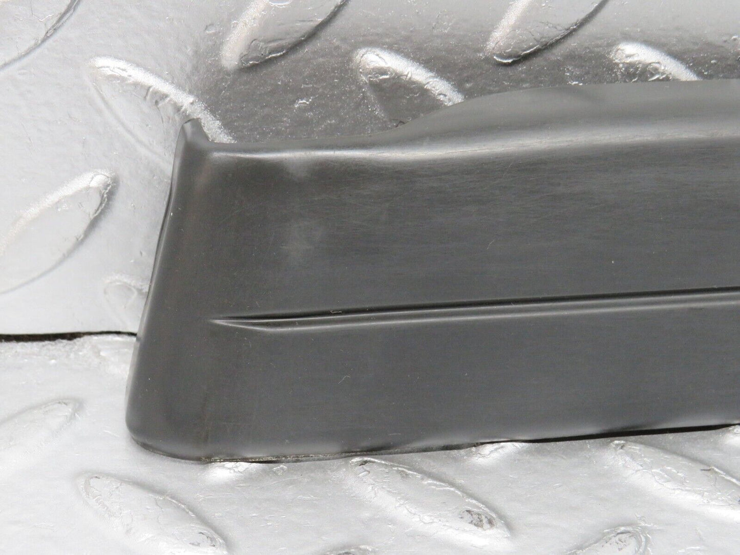 33781 Mercedes-Benz W201 190E 2.0L Front Right Fender Wing Lower Moulding Trim