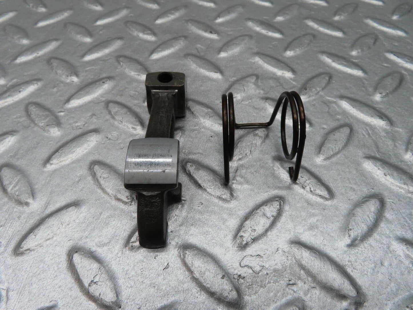 12870 Mercedes-Benz W111 220SE Valve Rocker Arm With Retaining Spring