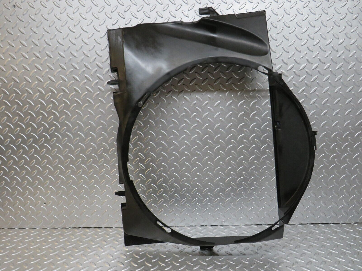 24647 Mercedes-Benz W140 S320 Radiator Fan Shroud 1405050455