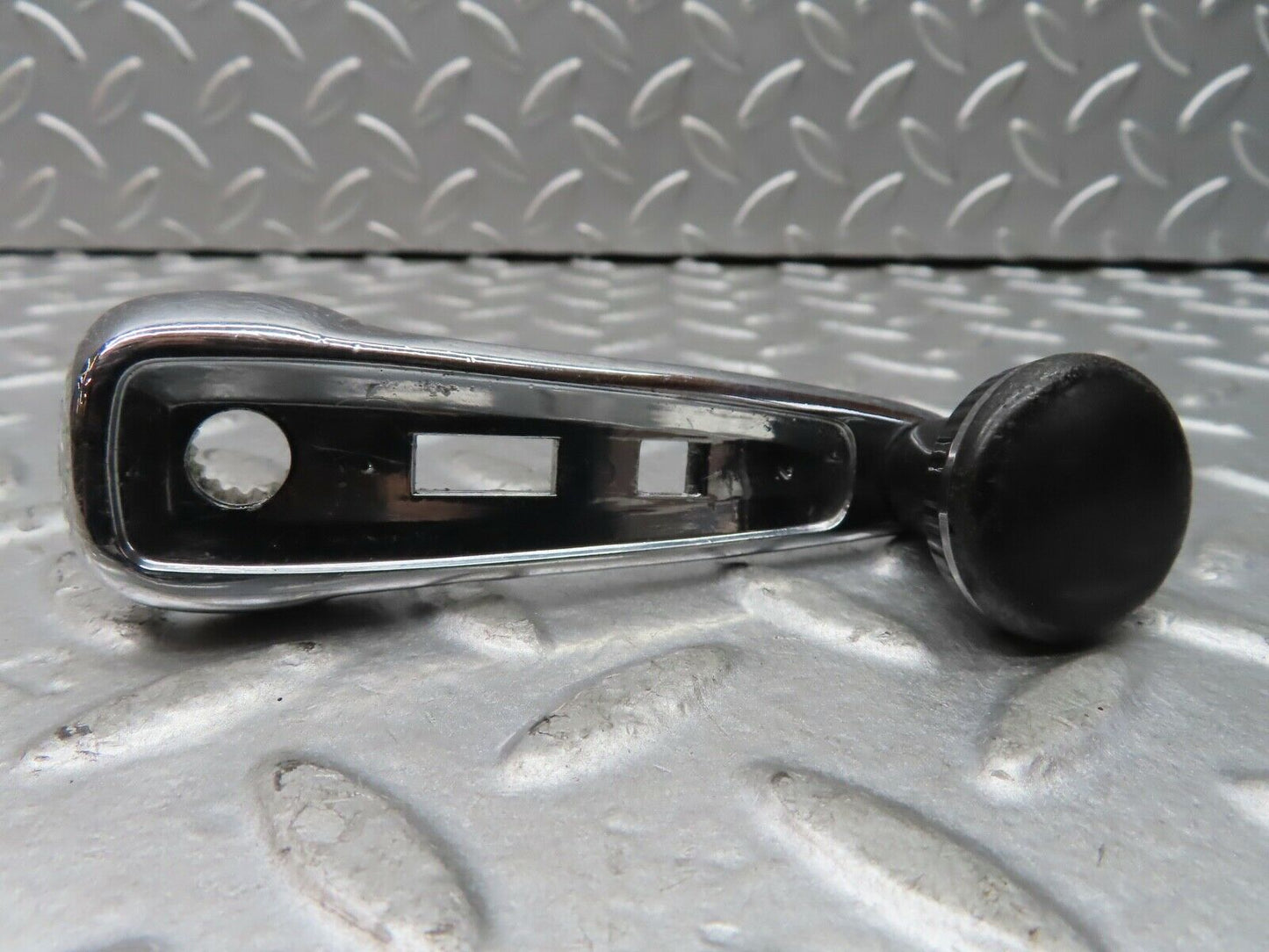 19261 Mercedes-Benz W123 300D Window Lifter Crank Handle