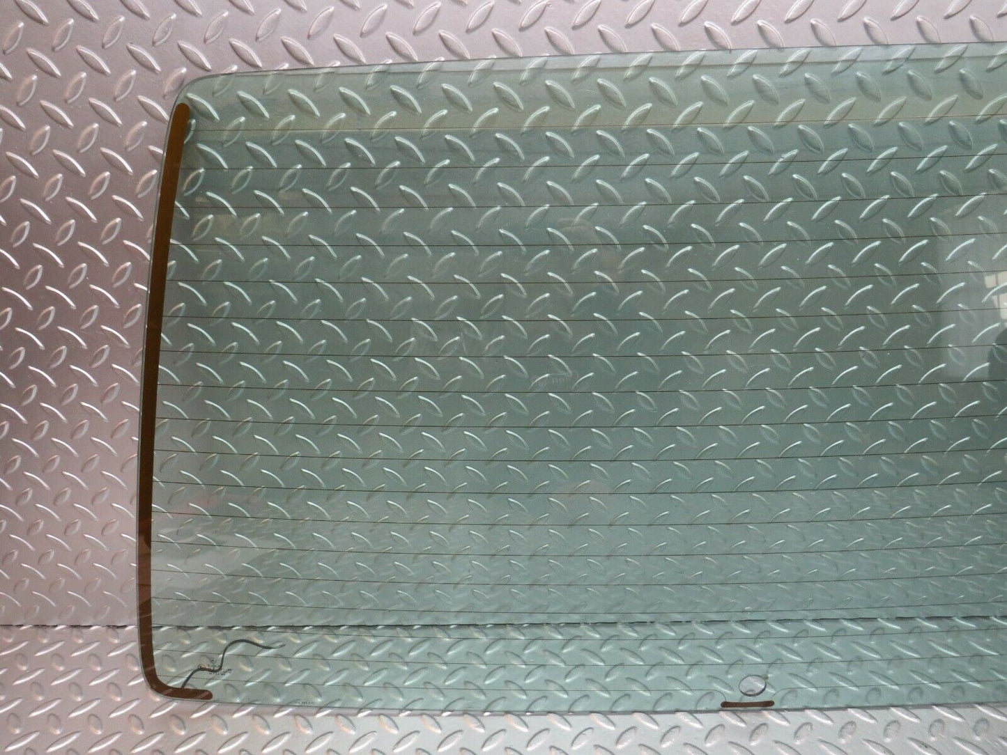 24443 Mercedes-Benz S124 220TE Wagon Tailgate Heated Windscreen 1247400157