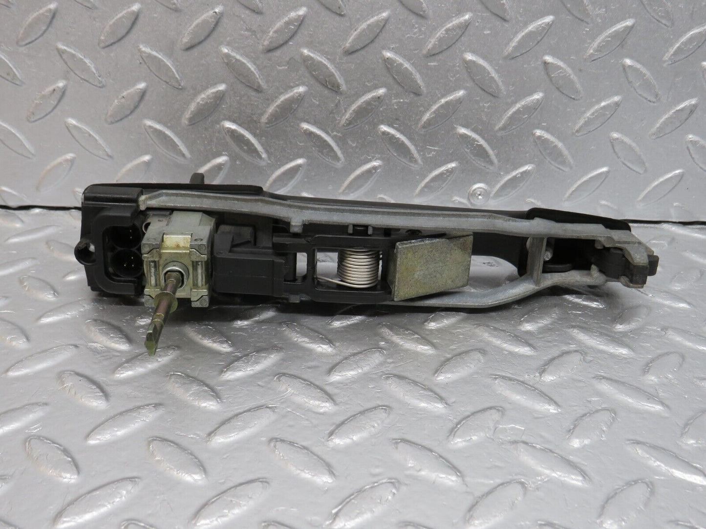 39771 Mercedes-Benz R129 320SL Coupe Right Door Exterior Handle With Key