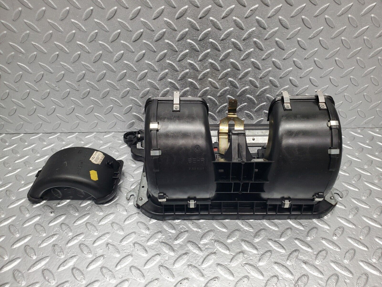 46772 Mercedes-Benz R129 320SL Coupe Heater Blower Motor Housing